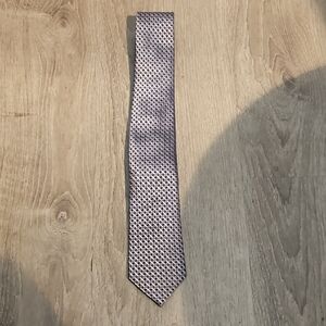 Jos. A. Bank Elegant Gray Patterned Tie